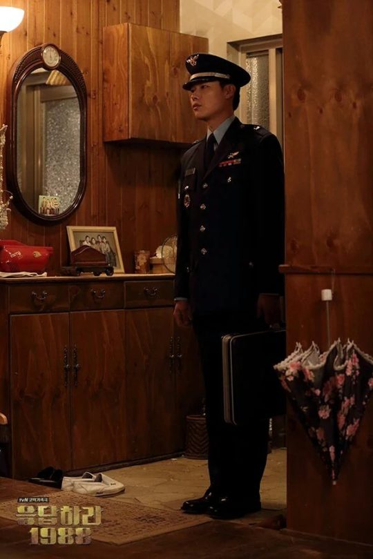 14 Pemeran utama K-Drama ini terlihat cocok dengan seragamnya