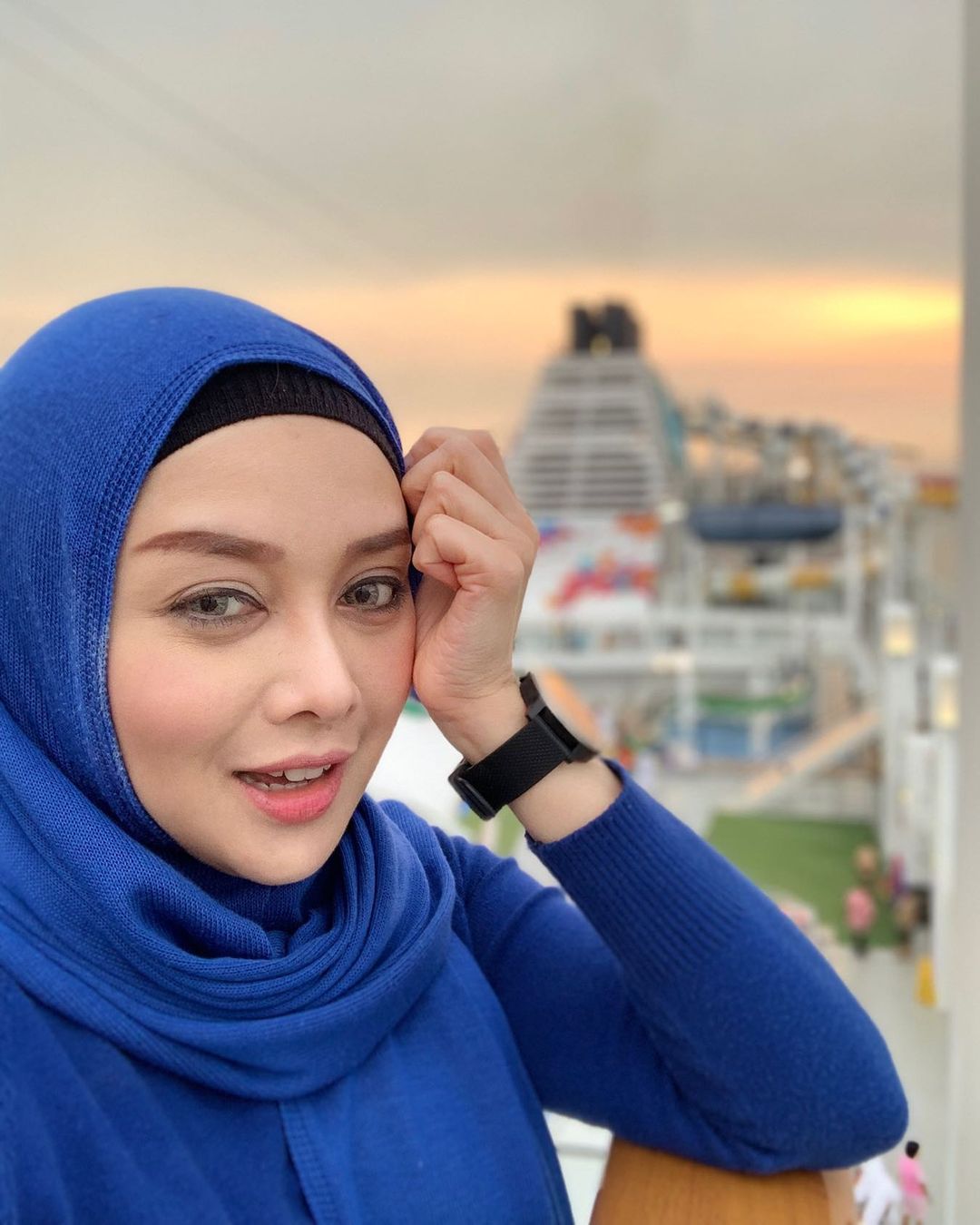 7 Potret terkini Terry Putri, makin menawan di usia kepala empat
