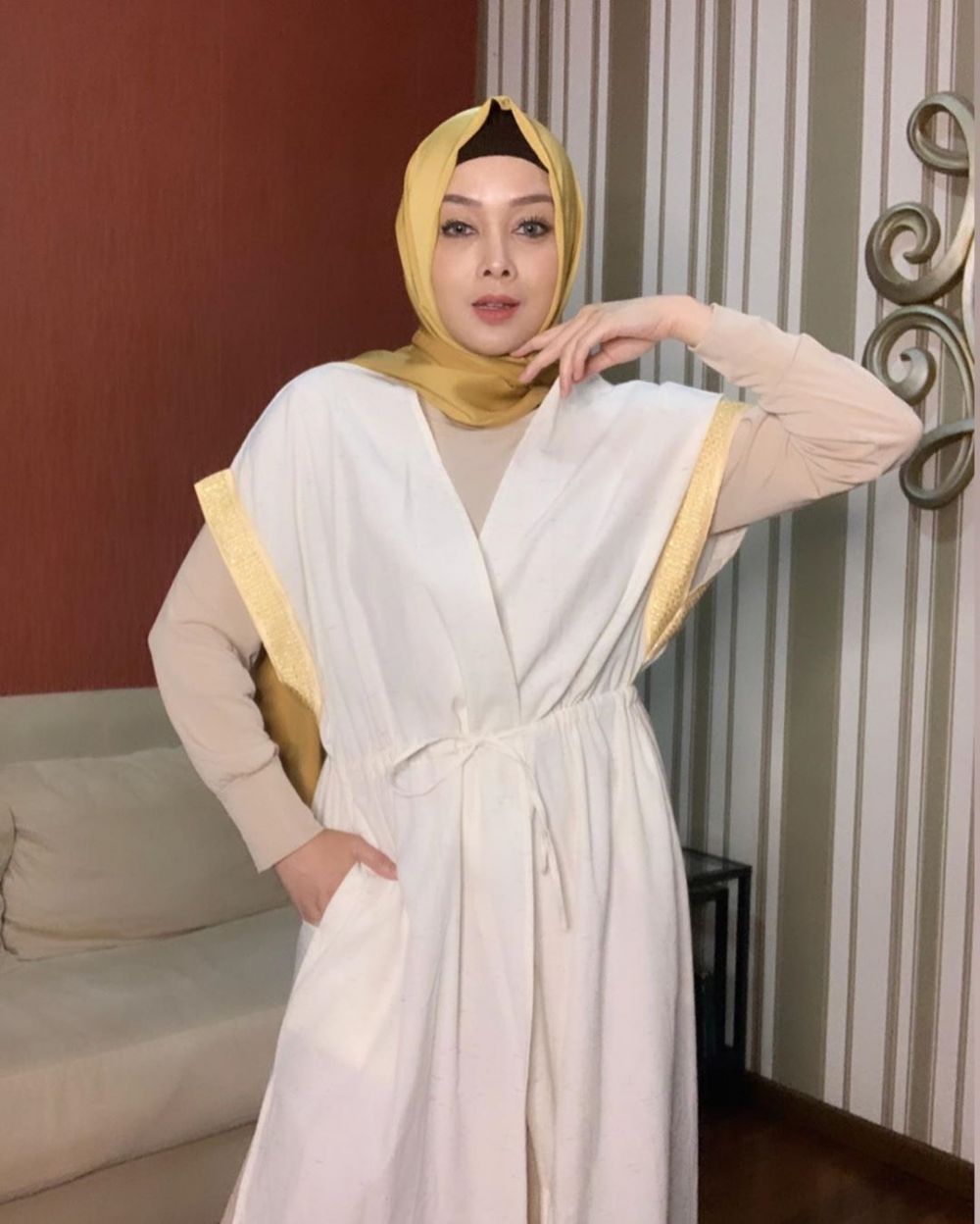 7 Potret terkini Terry Putri, makin menawan di usia kepala empat