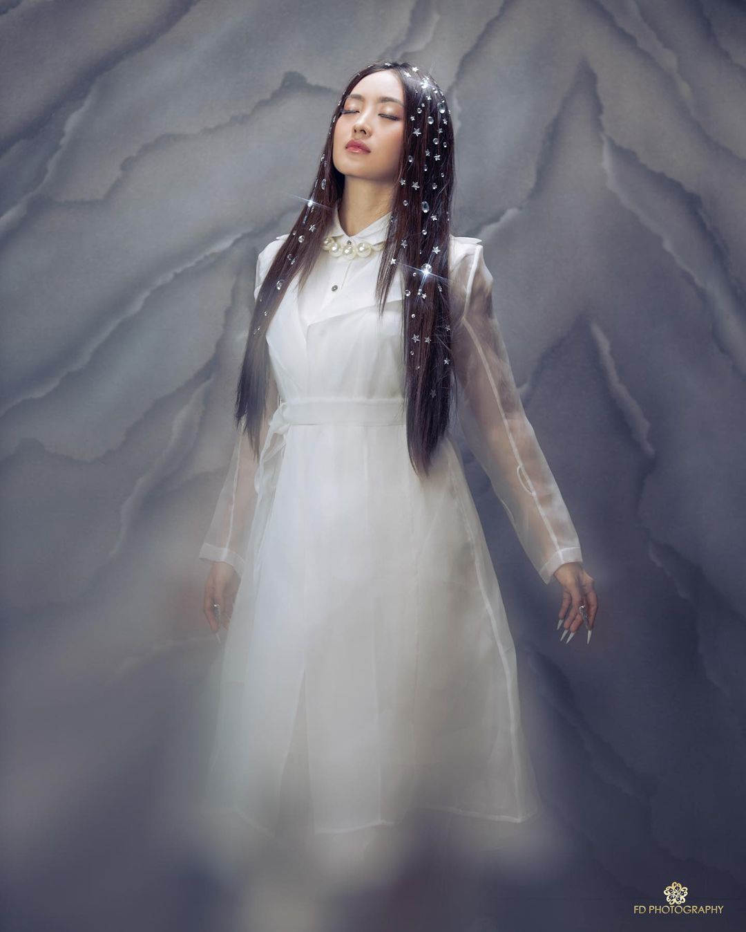 6 Potret cantik Natasha Wilona saat photoshoot, bikin jatuh hati
