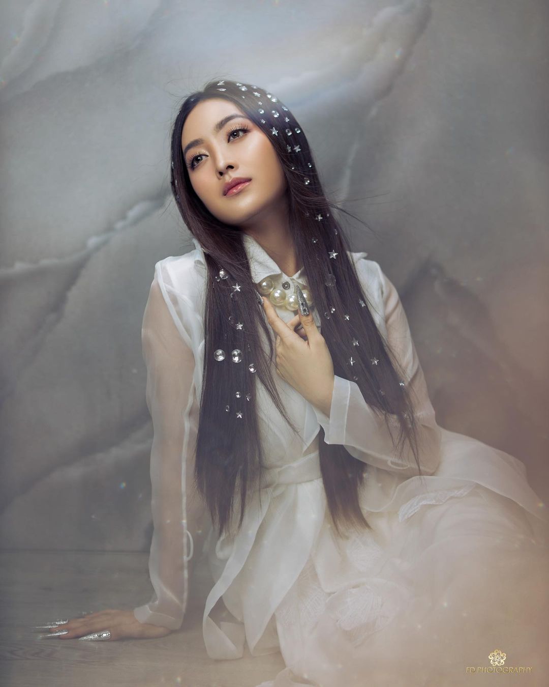 6 Potret cantik Natasha Wilona saat photoshoot, bikin jatuh hati
