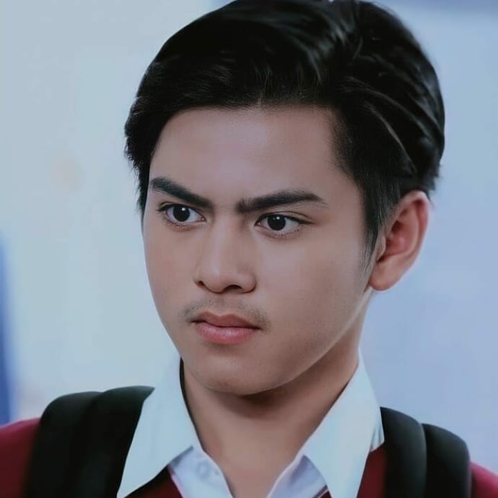5 Potret menawan Rey Bong, pemain Dari Jendela SMP dari masa ke masa
