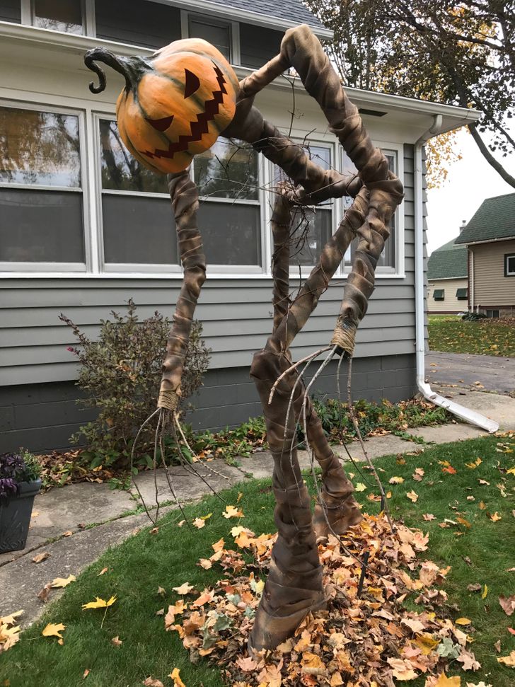 13 Desain rumah bertema Halloween, kreatif dan keren banget