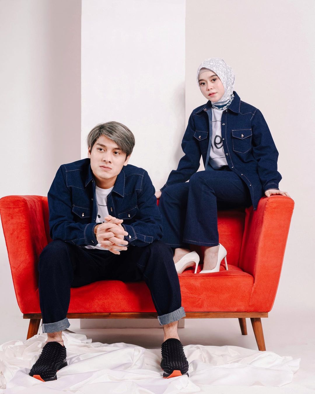 7 Outfit couple ala Lesti Kejora dan Rizky Billar, kompak dan serasi