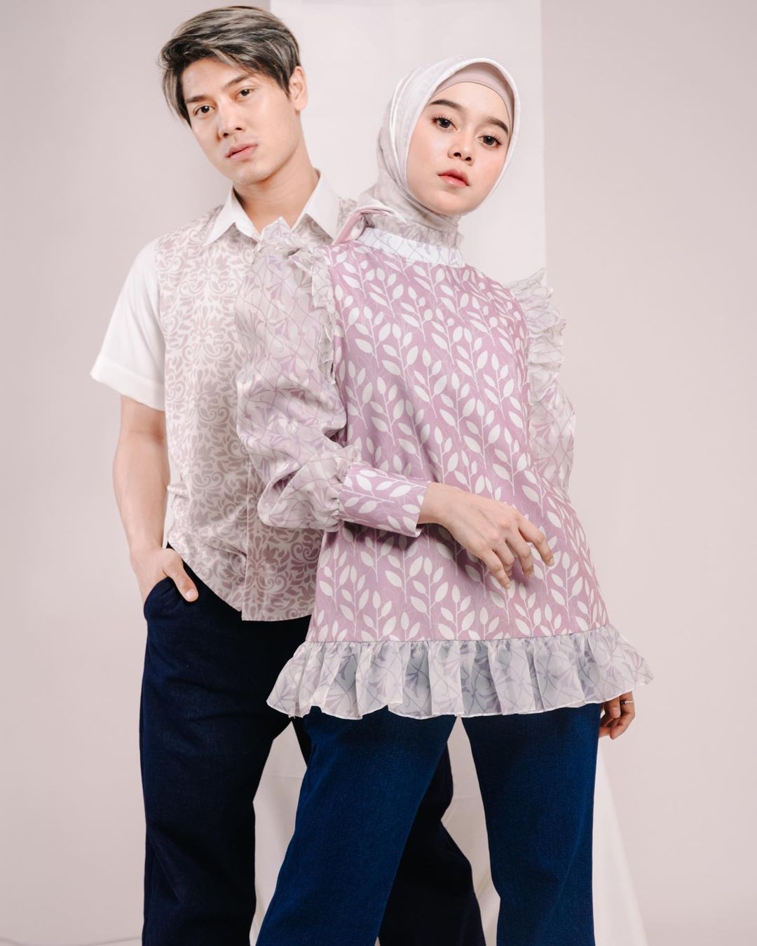 7 Outfit couple ala Lesti Kejora dan Rizky Billar, kompak dan serasi