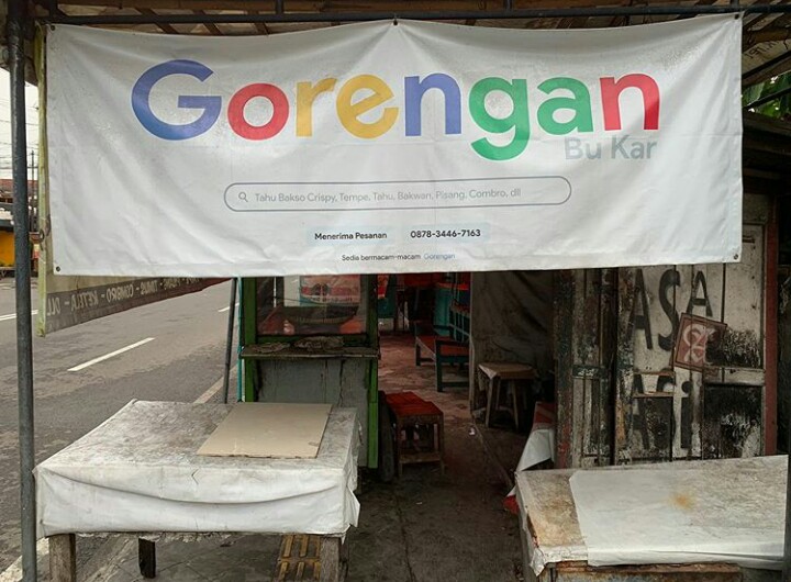 9 Spanduk unik hasil plesetan tempat terkenal ini kreatif banget