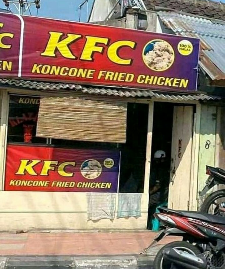 9 Spanduk unik hasil plesetan tempat terkenal ini kreatif banget