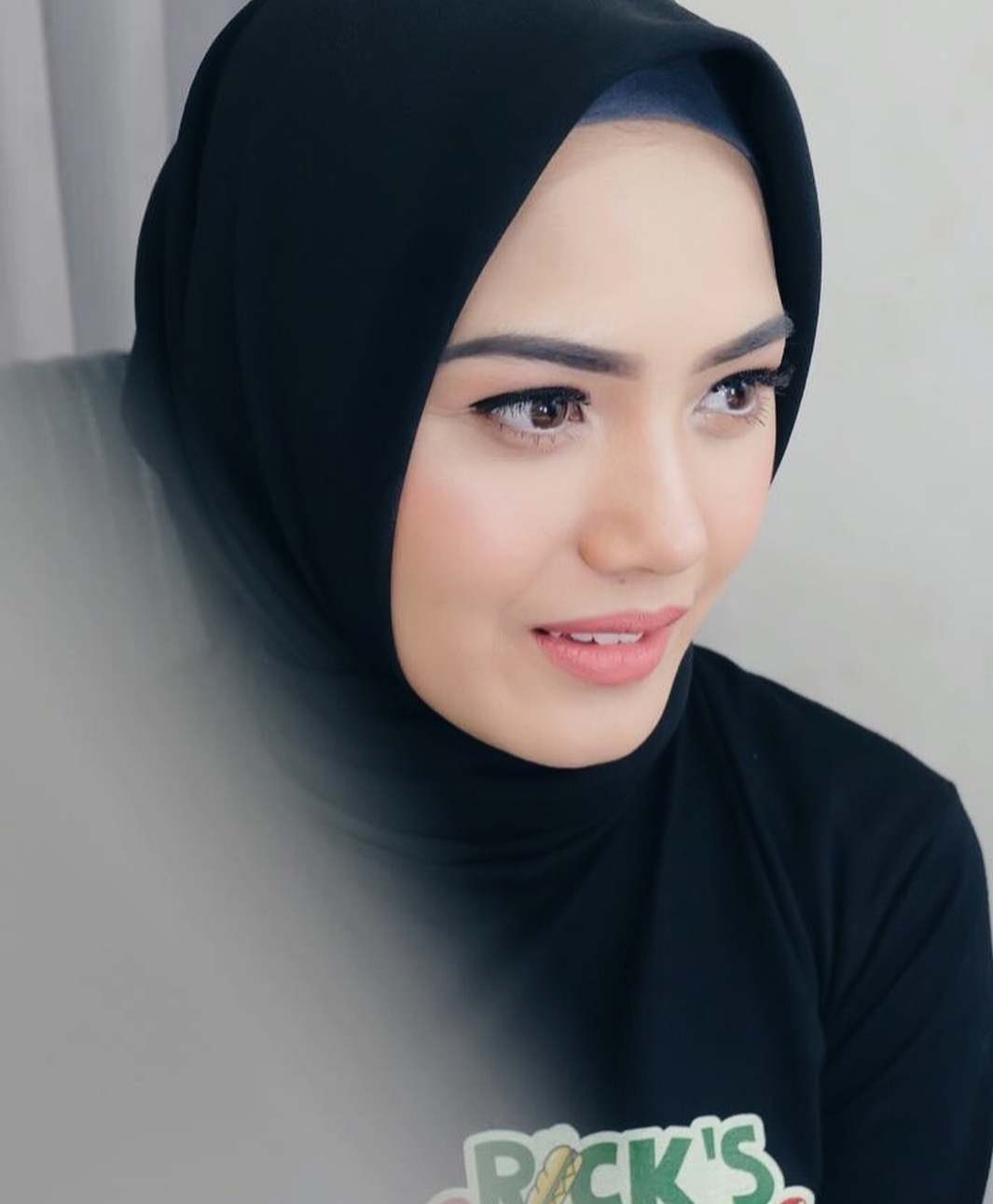 artis yang jadi dosen