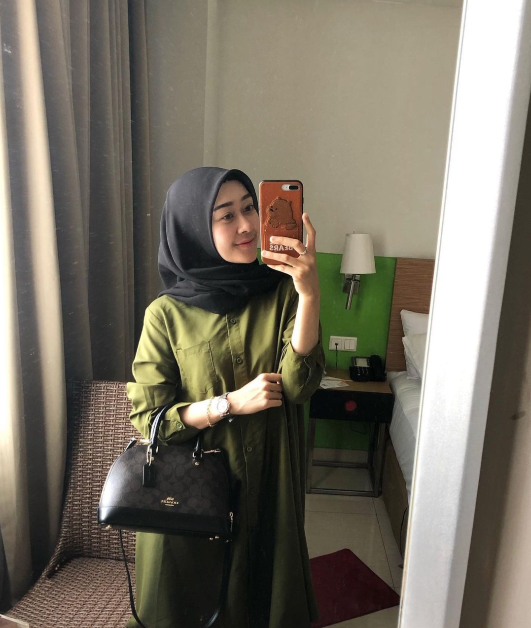 artis yang jadi dosen
