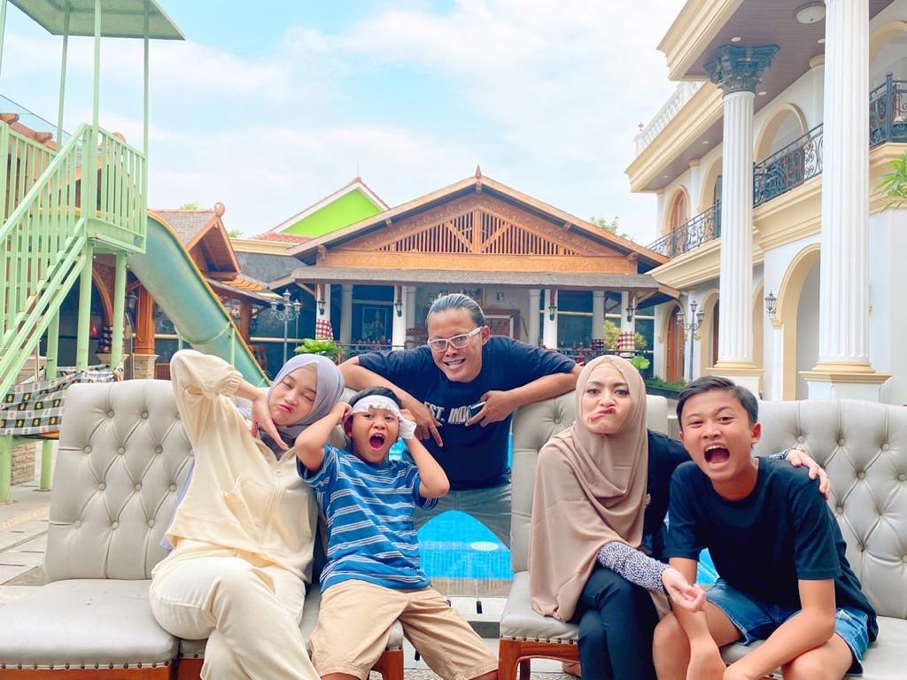Resmi menikah, ini 8 potret perjalanan cinta Sule dan Nathalie