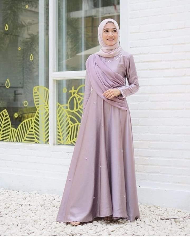 10 Inspirasi model dress dan kebaya simpel yang tetap anggun menawan