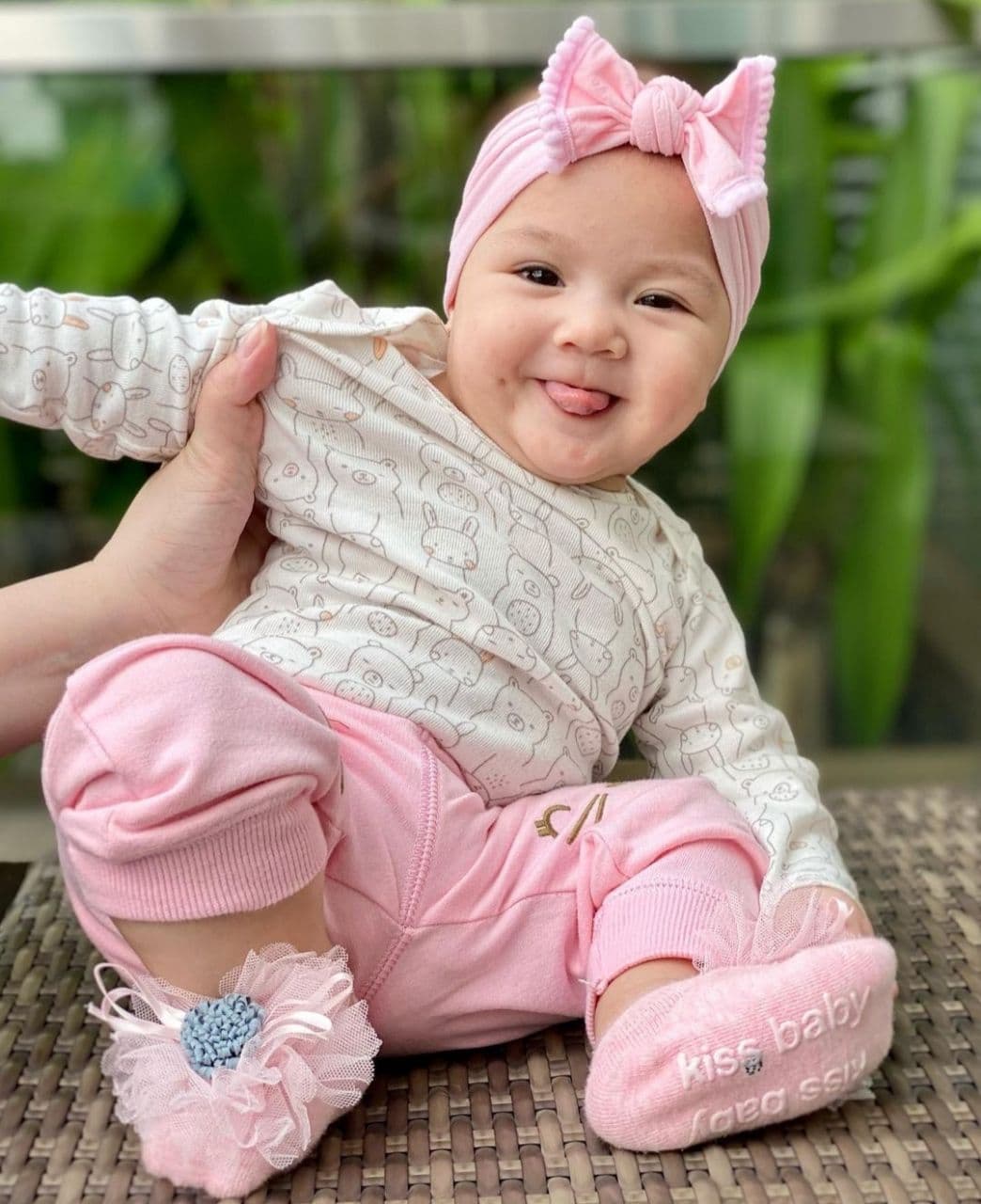 instagram.com/monaratuliu