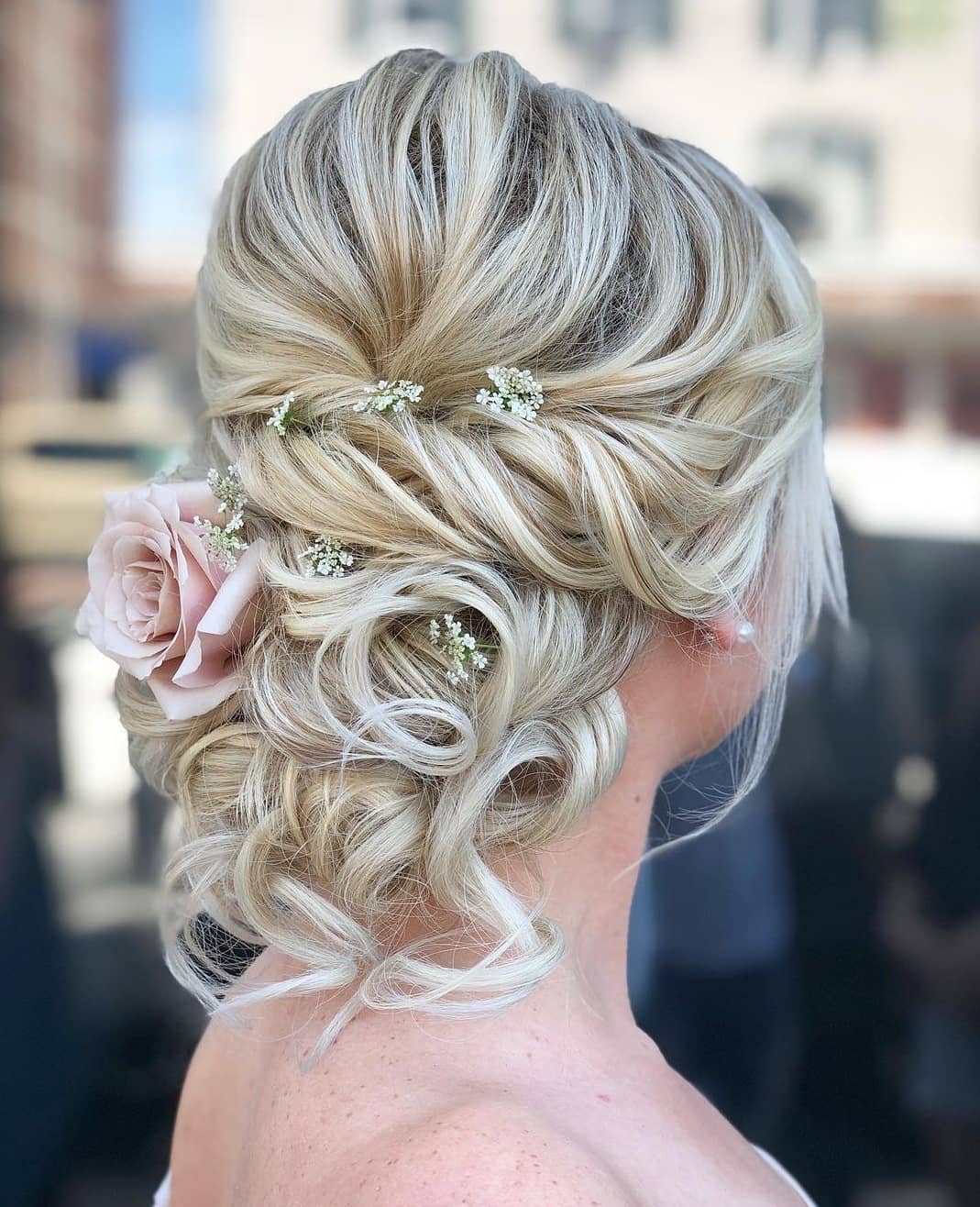 7 Inspirasi hairstyle ini membuat hari istimewa kamu makin berkesan