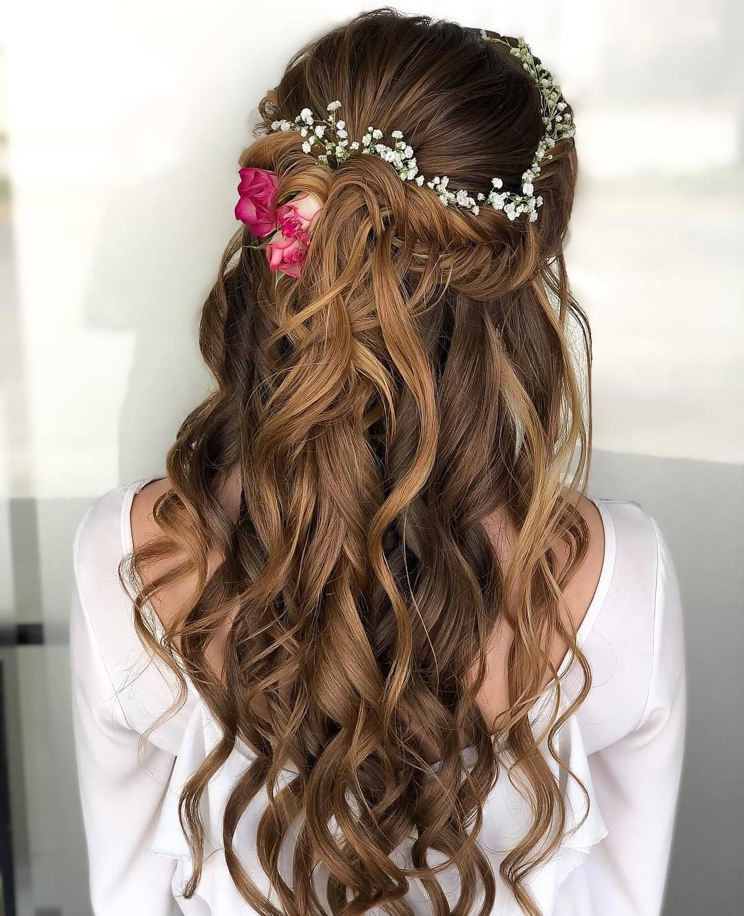 7 Inspirasi hairstyle ini membuat hari istimewa kamu makin berkesan