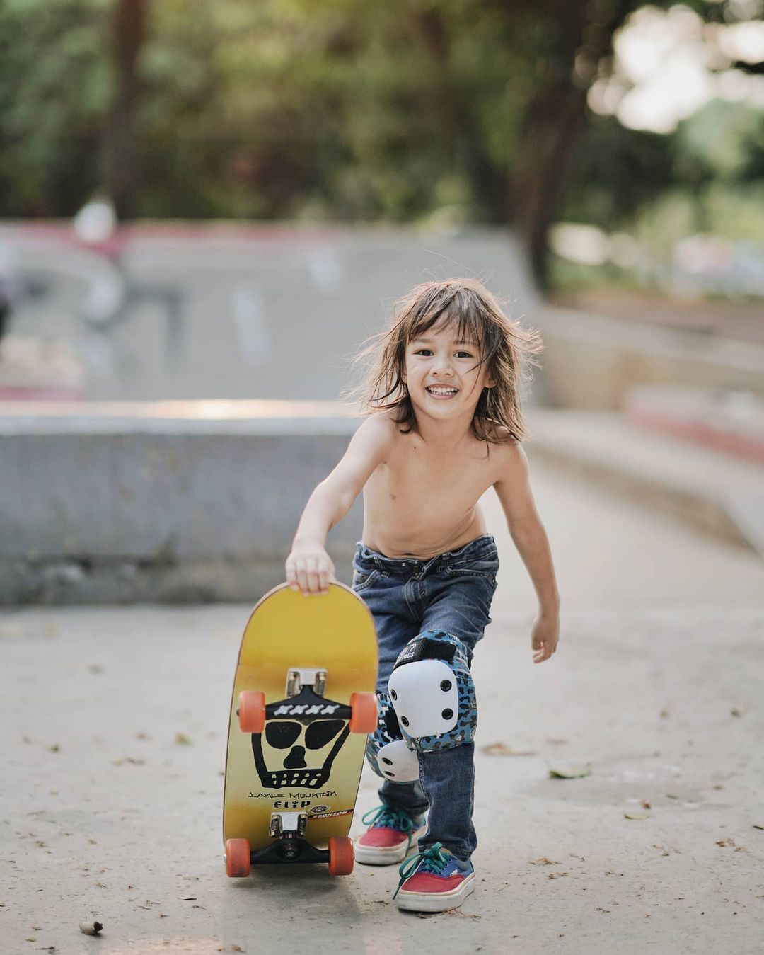 12 Potret keren Bjorka, anak Ringgo dan Sabai saat main skateboard