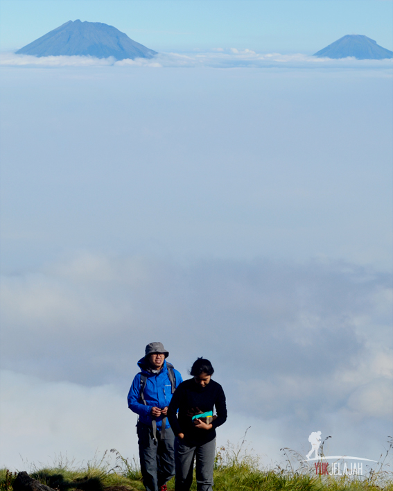 Menyusuri saban Merbabu (Foto: Jamal Mahfudz)