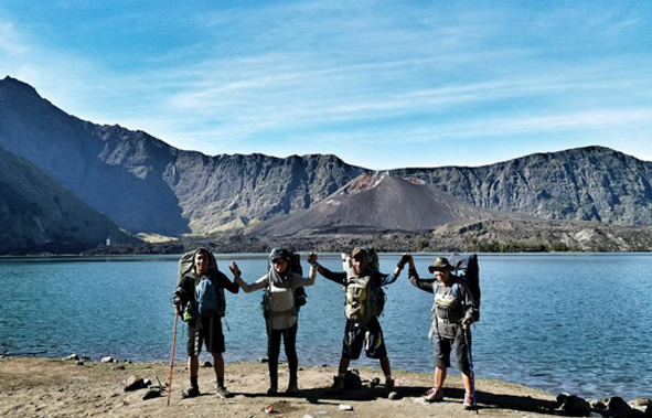 Danau Segara Anak yang memesona (Foto: Yukjelajah.com