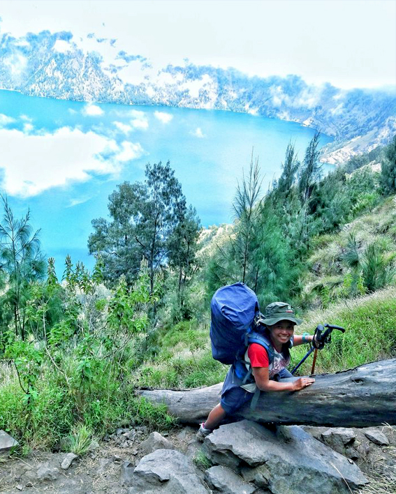 Menjelajahi keindahan Gunung Rinjani (Foto: Yukjelajah.com)