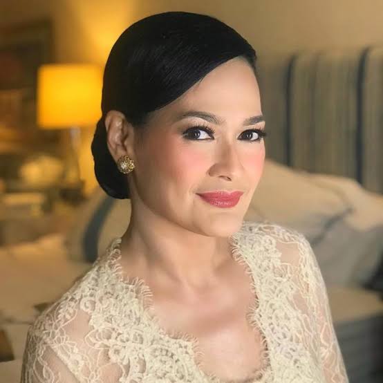 Artis kembali menikah di atas usia 50 tahun