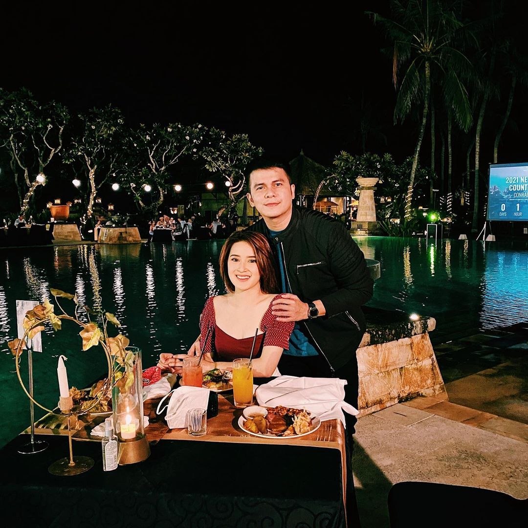 5 Potret Rosiana Dewi dan Handika Pratama honeymoon di Bali, romantis