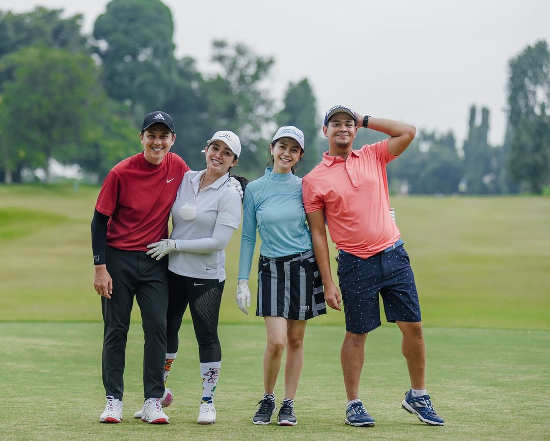 Isi waktu luang, 9 artis ini hobi main golf saat masa pandemi