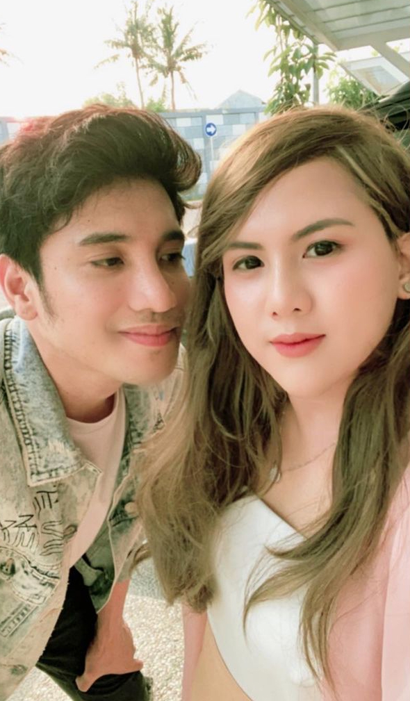 Evelyn Nada Anjani dengan rambut panjang
