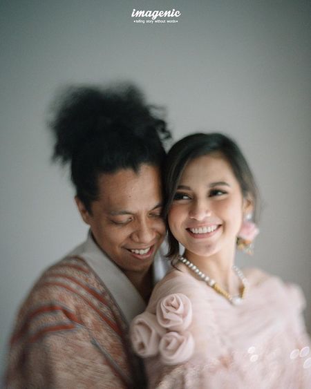 8 Momen bahagia pernikahan Indah Permatasari dan Ari Kriting