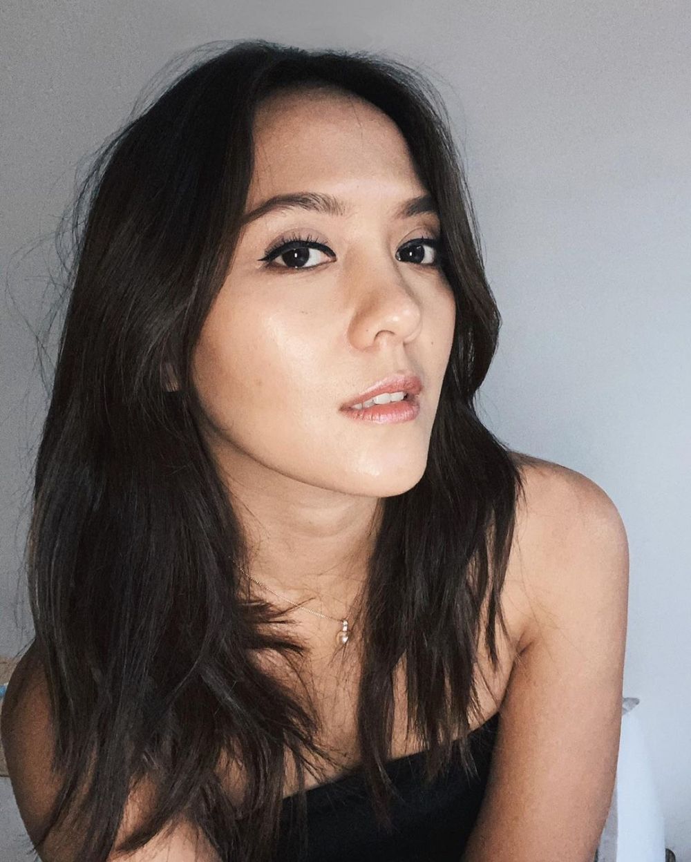 7 Potret terkini Lala Karmela, makin memesona pada usia 35 tahun