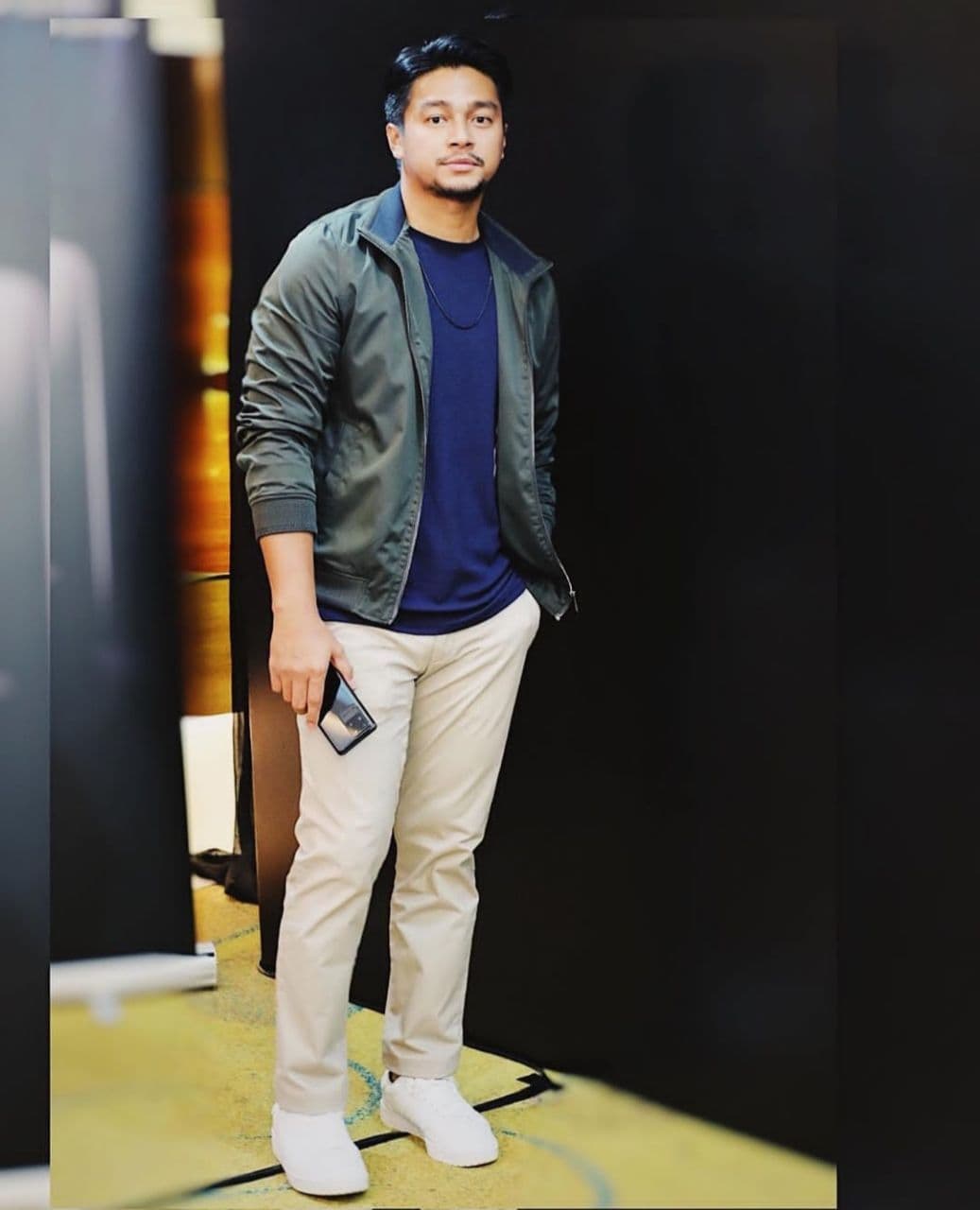 instagram.com/devamahenra
