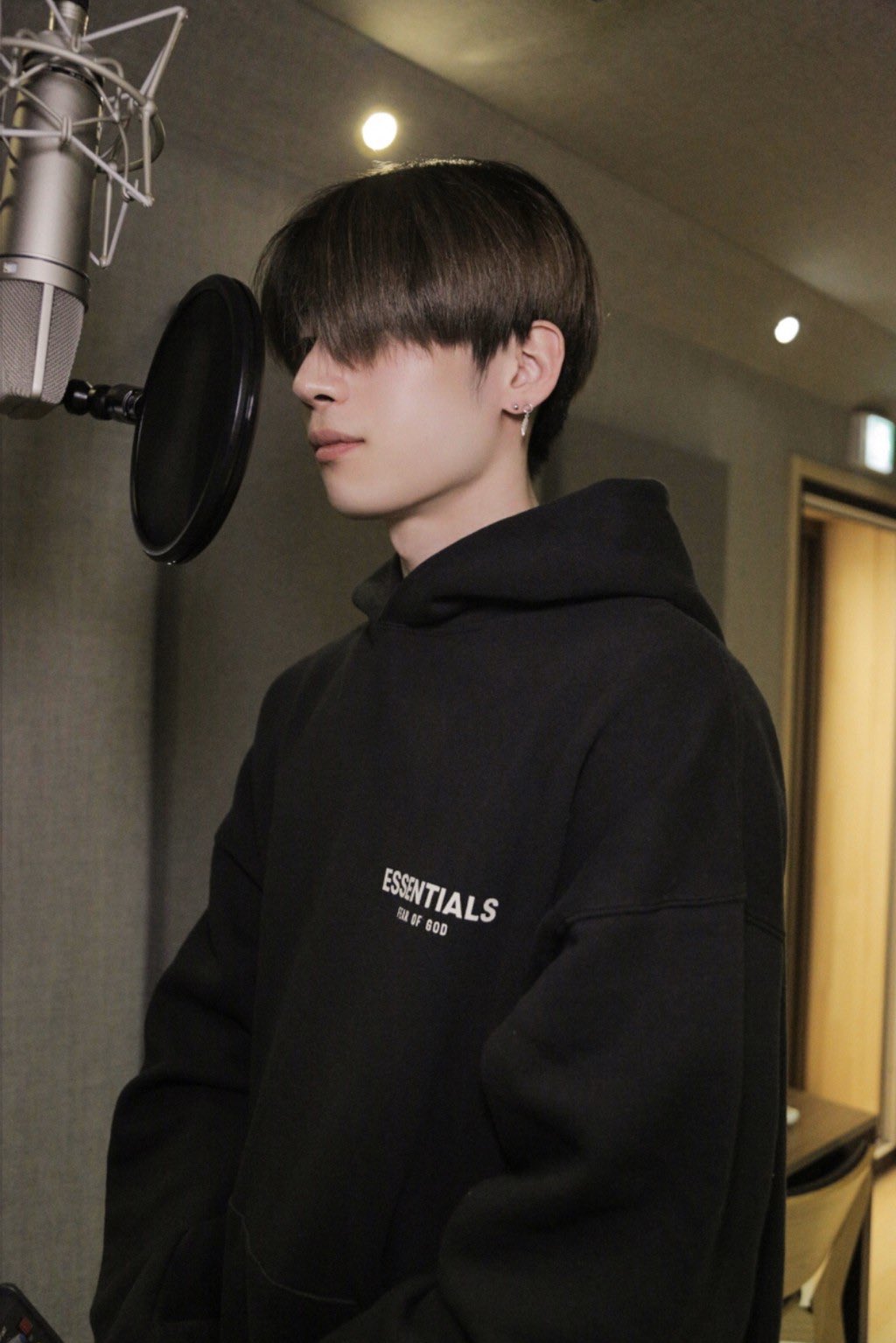 Seungwoo poni