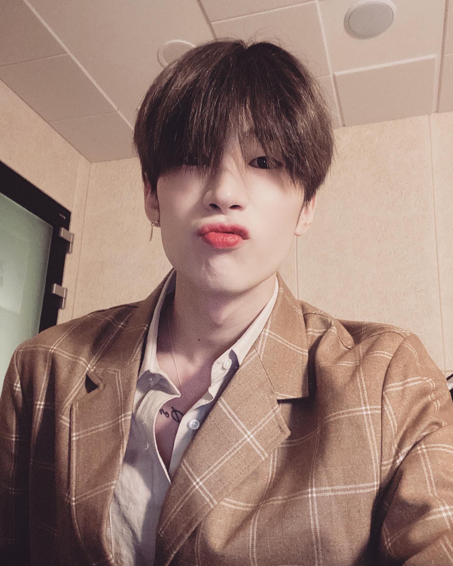 Seungwoo poni