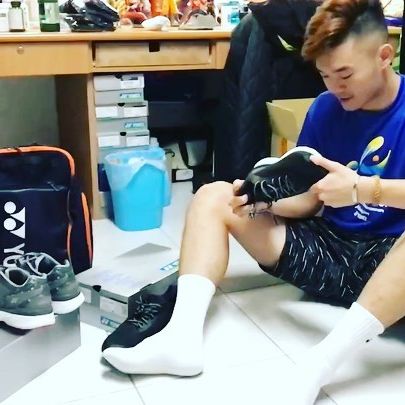 Wang Chi-lin lagi unboxing barang