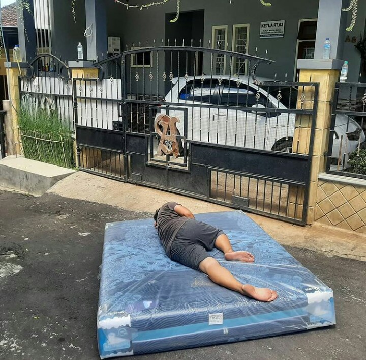 9 Potret kocak ini mewakili jeritan hati suami yang takut istri