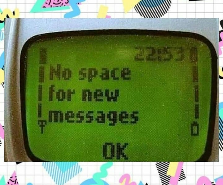 10 Foto lucu gaya SMS-an di HP jadul, bikin ngakak