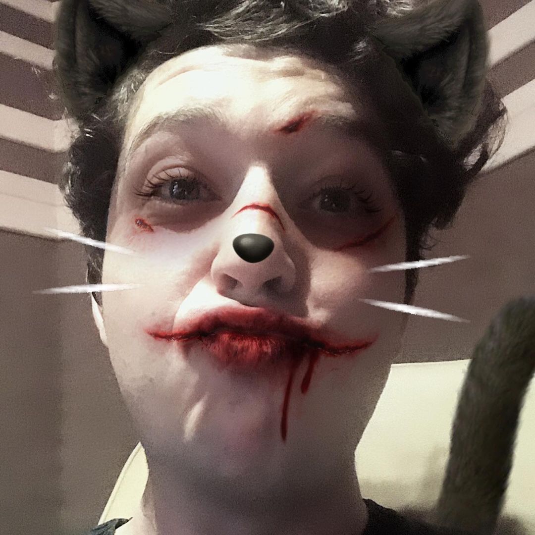 Make-up wajah tikus ala Dmitry Shurov