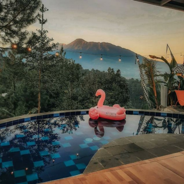 Menginap di villa Puncak rasa Bali, 9 fasilitas ini bisa kamu dapatkan