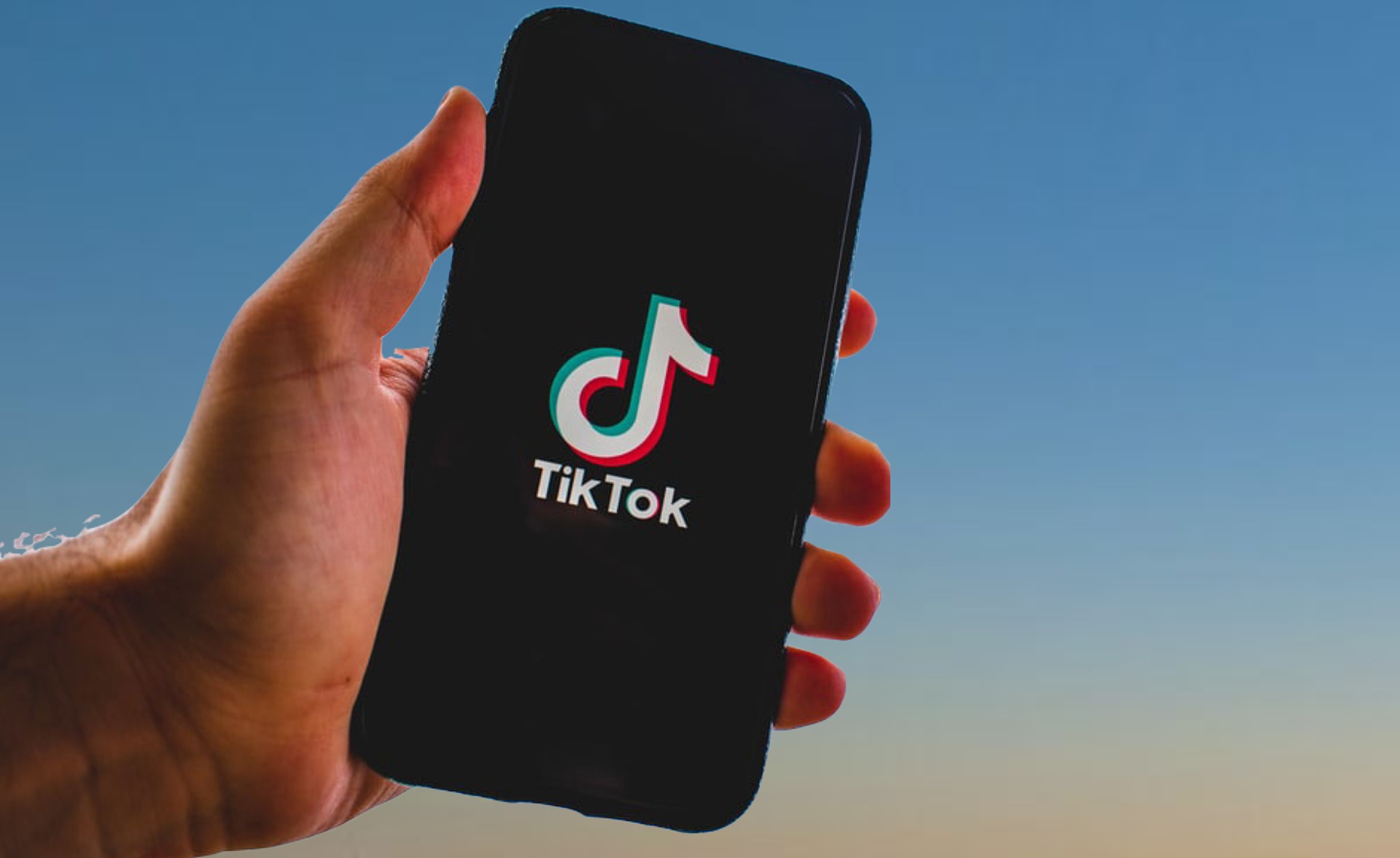 TikTok, media sosial yang juga wadah baru bagi industri musik