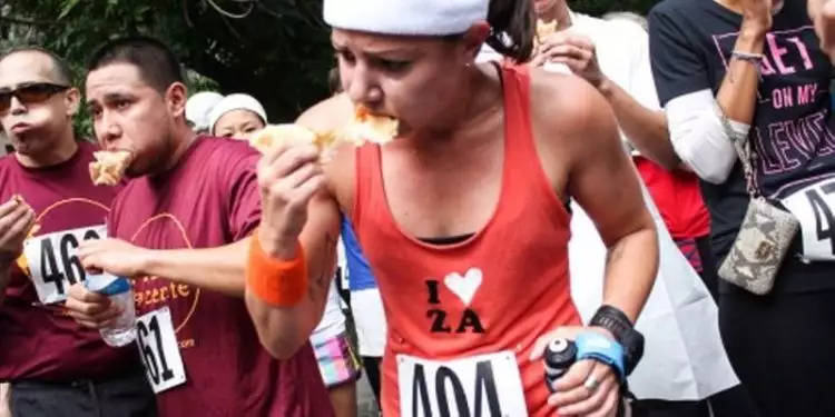 Berani coba maraton unik ini? Pesertanya wajib lari sambil lahap pizza
