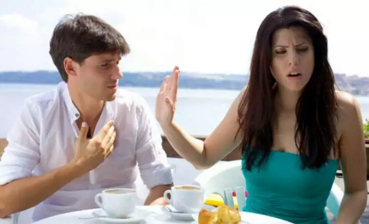 10 Mitos dalam pacaran yang katanya bisa bikin putus