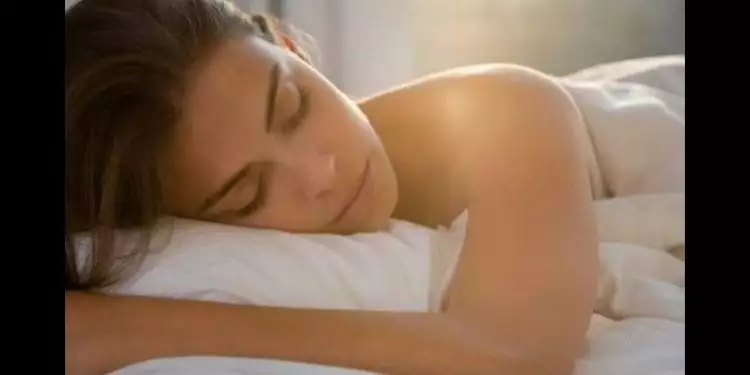 9 Manfaat tidur telanjang ini nggak banyak orang tahu