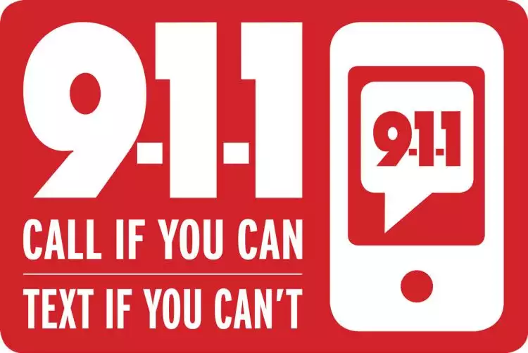 7 Alasan absurd orang telepon 911, ada yang mau kenalan polisi ganteng