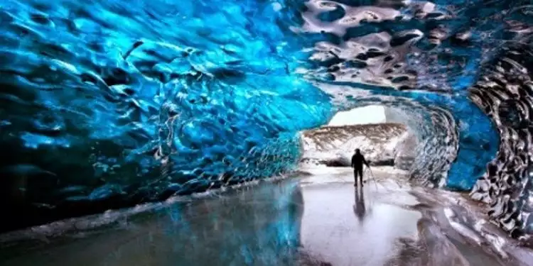 10 Keajaiban alam di dataran es, dari sungai biru hingga gua kristal