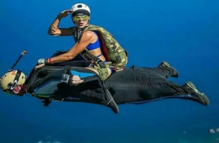 14 Aksi skydiving dengan berbagai gaya, dari kocak hingga ekstrem