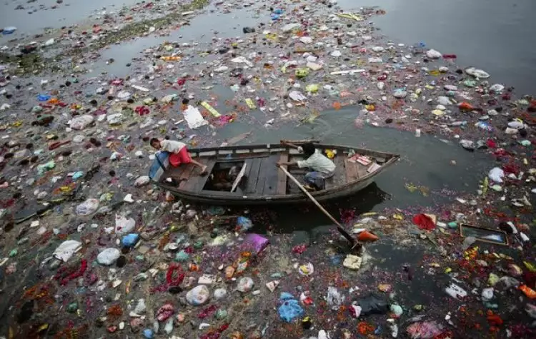 10 Sungai penyumbang sampah plastik paling banyak ke laut