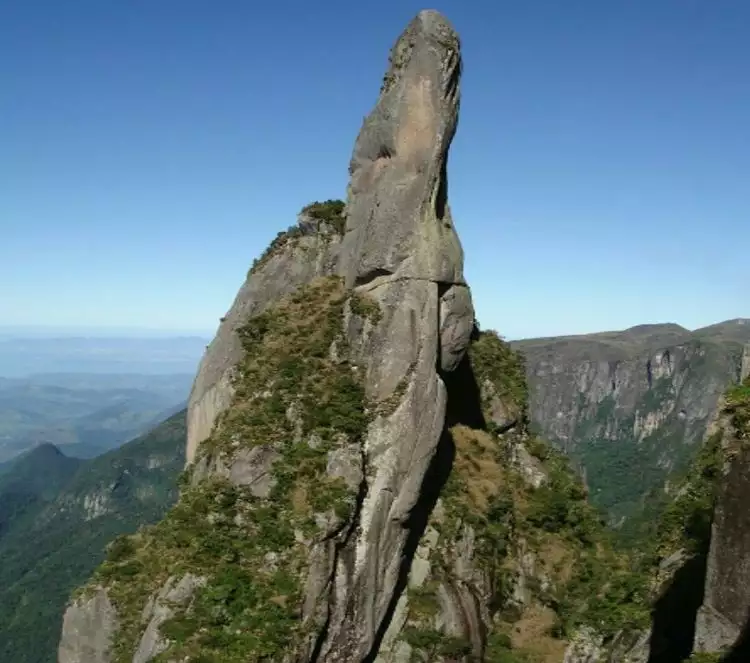 15 Tebing tertinggi di dunia, kamu berani coba manjat? 
