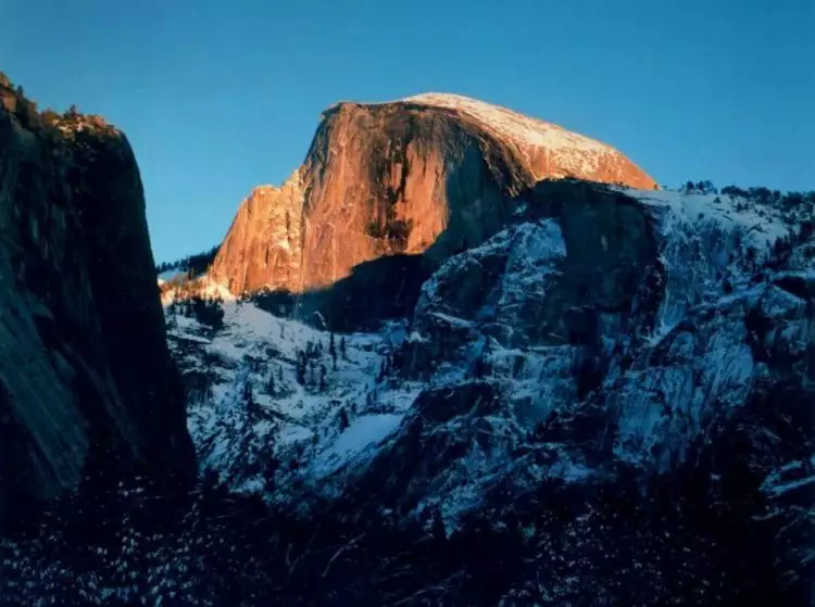 Gunung Separuh, kubah granit unik tujuan ribuan pendaki tiap hari