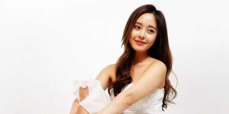 11 Potret seksinya Choi Seol Hwa pemenang Musclemania Bikini