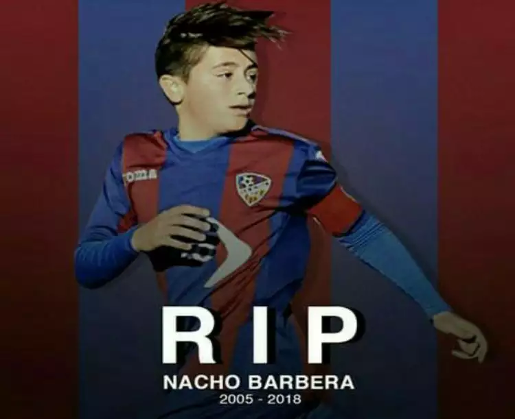 Pesepak bola U-17 asal Spanyol meninggal dunia saat pertandingan