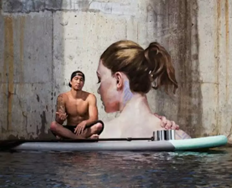 Sean Yoro, seniman kontemporer yang dapat menggambar di atas air