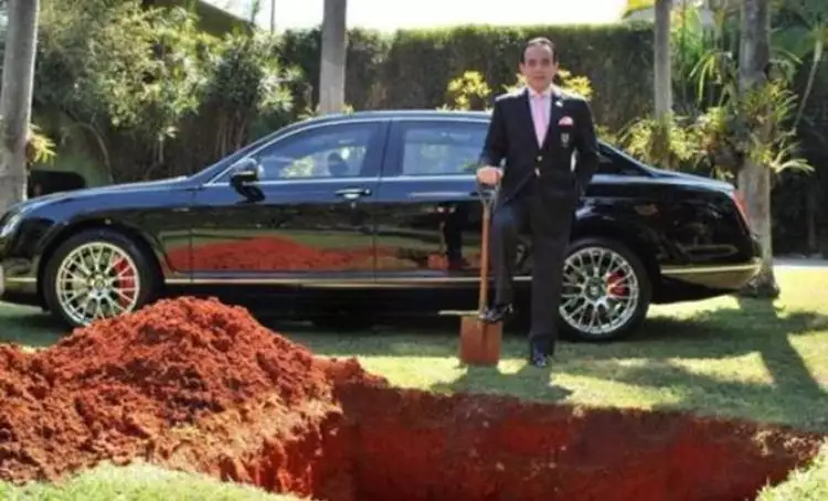 Kisah di balik miliarder yang kubur mobil mewahnya seharga 6.7 M